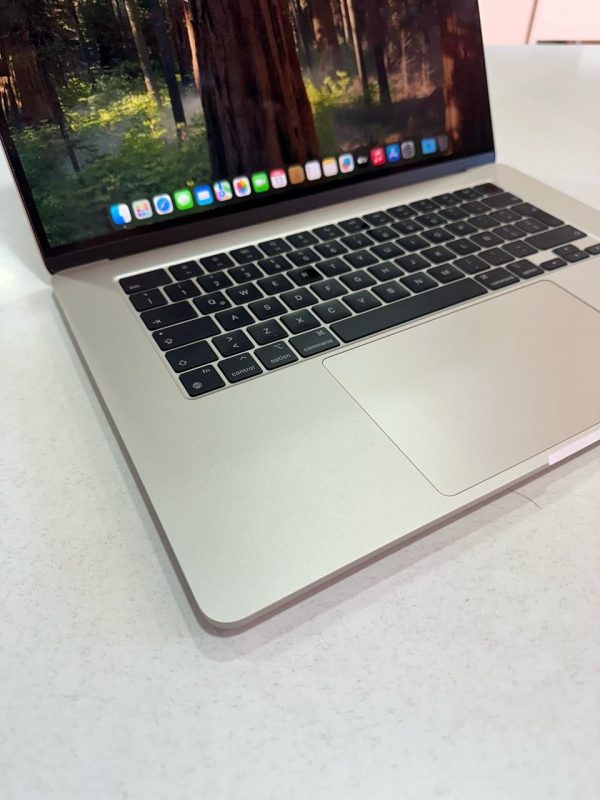 MacBook Air 15” M3 8GB RAM 256GB SSD cod: 19005-13 - Imagen 6